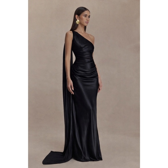 BCBGMaxAzria Dresses & Skirts - BCBGMaxAzria | Black One-Shoulder Briar Satin Maxi Gown w/ Side Slit ~ NWT US 4